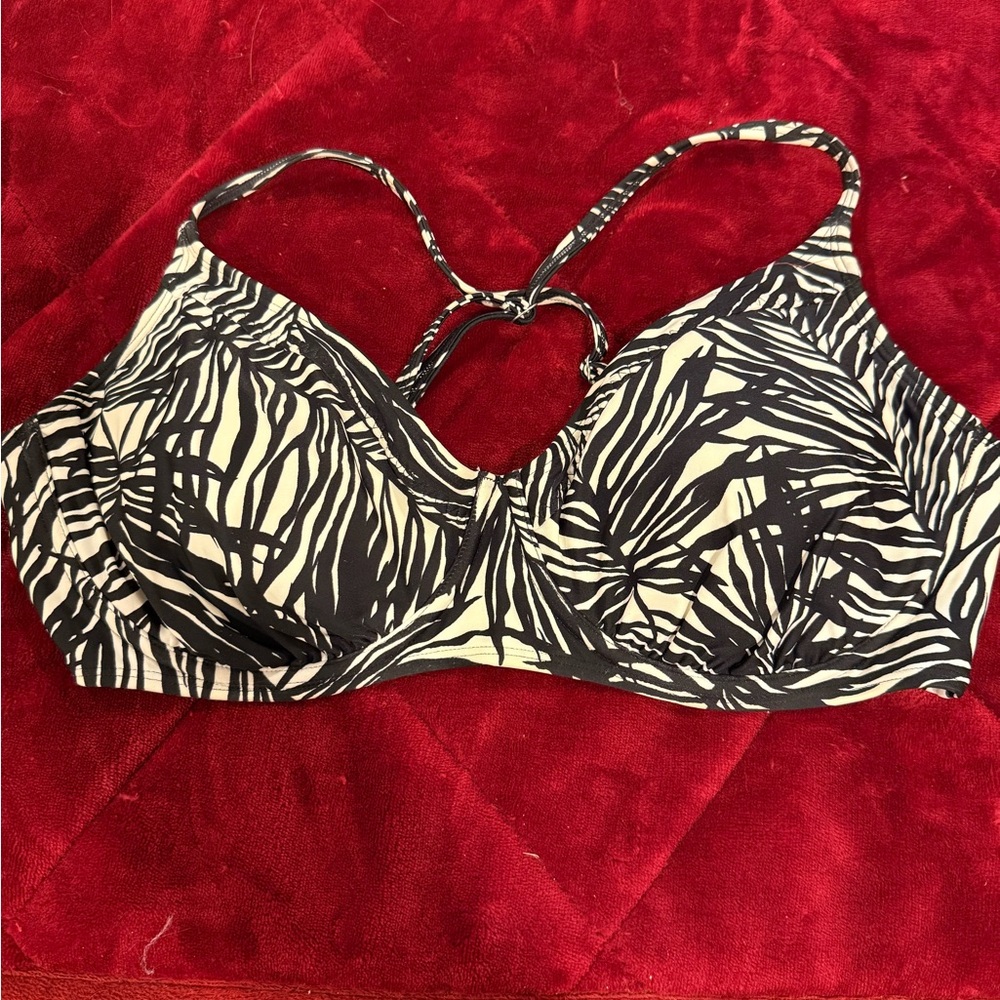 Athleta Black and Cream Ruffled Bikini